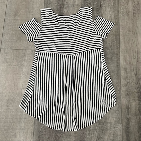 W5 butter soft peekaboo shoulder tee - Picture 3 of 5